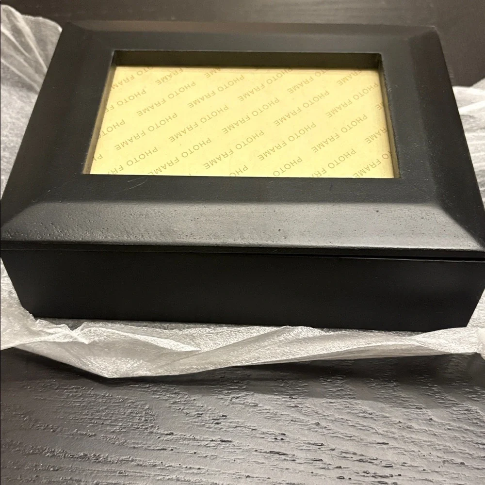NWOT Keepsake Photo Box - Black Wood